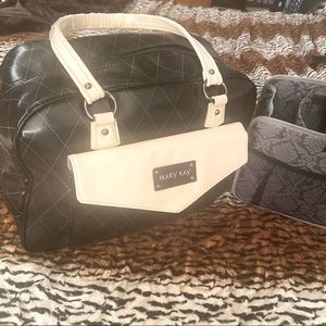 MARY KAY BAG w/large insert organizer. Weekender consultant bag presente…
